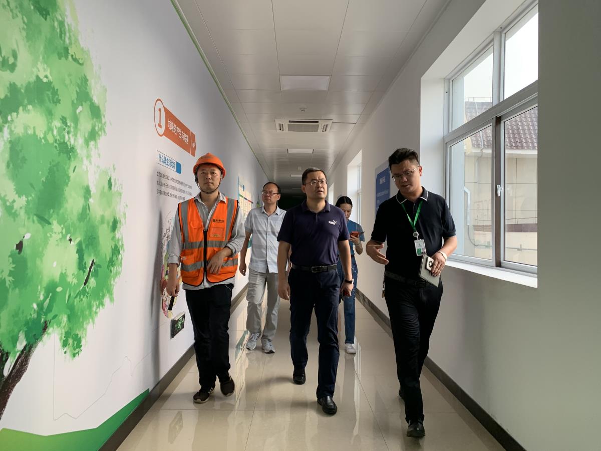 颜廷武一行在光大生物能源(沙洋)有限公司调研(通讯员 仇江宇摄)